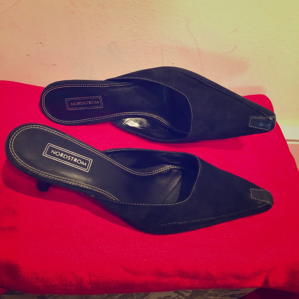 Nordstrom womans mule shoe (never worn)